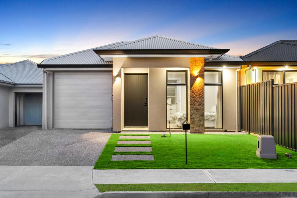 Lavish on Leeds case study in Prospect. Airbnb and holiday home management by Luxe Managements, Adelaide